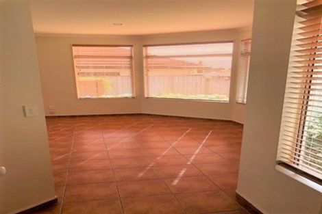 Photo of property in 20 Quadrant Heights, Paraparaumu, 5032