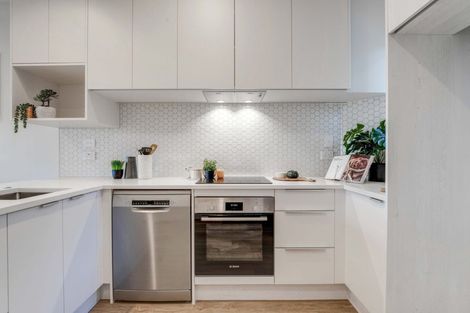 Photo of property in 9/15 Sea Vista Avenue, Beach Haven, Auckland, 0626
