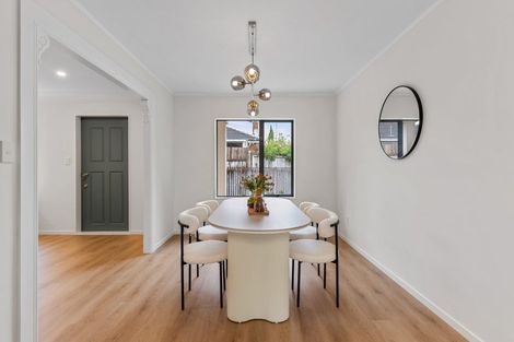 Photo of property in 710a Pakuranga Road, Howick, Auckland, 2010