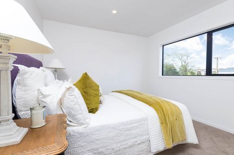 Photo of property in 14 Korama Lane, New Lynn, Auckland, 0600