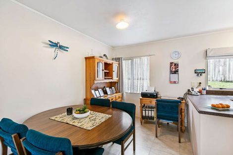 Photo of property in 2 Solea Road, Sunnyvale, Auckland, 0612