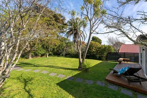 Photo of property in 16 Callender Terrace, Paraparaumu Beach, Paraparaumu, 5032