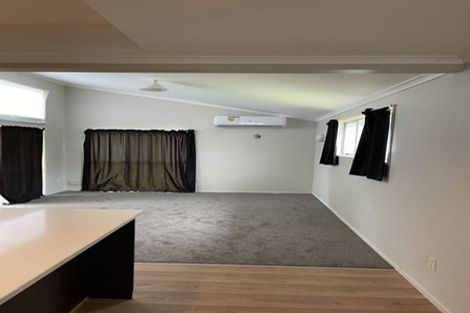 Photo of property in 93 Bruce Mclaren Road, Henderson, Auckland, 0612