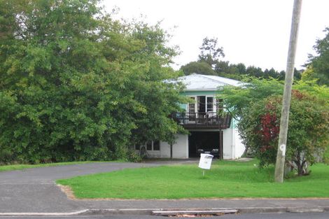 Photo of property in 11 Woodglen Road, Glen Eden, Auckland, 0602