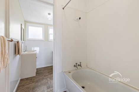 Photo of property in 2/220a Church Street, Onehunga, Auckland, 1061