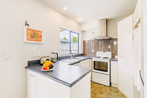 Photo of property in 2 Braeburn Place, Takanini, 2112