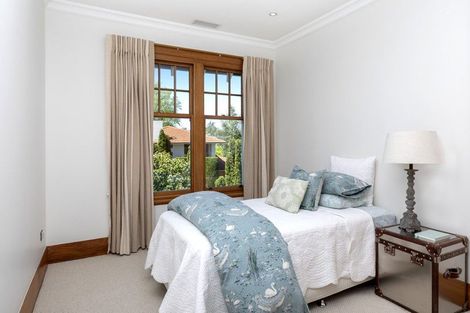 Photo of property in 5 Saint Barnabas Lane, Fendalton, Christchurch, 8052