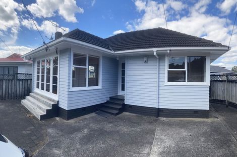 Photo of property in 2/18 Ocean View Road, Northcote, Auckland, 0627
