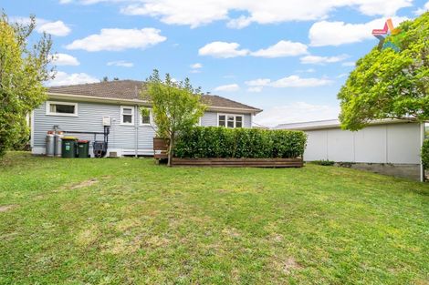 Photo of property in 35 Lees Grove, Wainuiomata, Lower Hutt, 5014