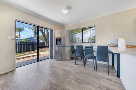 Photo of property in 1/3 Kelvin Road, Papakura, 2110