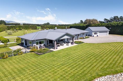 Photo of property in 6 Campbell Drive, Martinborough, 5711