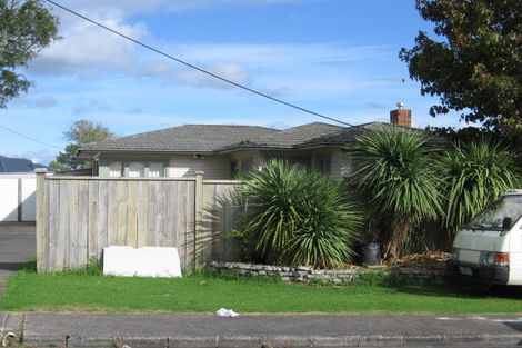 Photo of property in 14 Tawa Road, Te Atatu Peninsula, Auckland, 0610