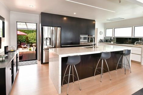 Photo of property in 47 De Luen Avenue, Tindalls Beach, Whangaparaoa, 0930