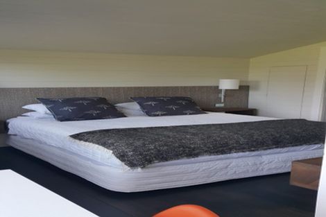 Photo of property in 20 Seabreeze Road, Narrow Neck, Auckland, 0624