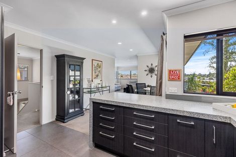 Photo of property in 18 Ko Place, Pyes Pa, Tauranga, 3112