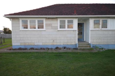 Photo of property in 35-37 Goldsmith Crescent, Levin, 5510