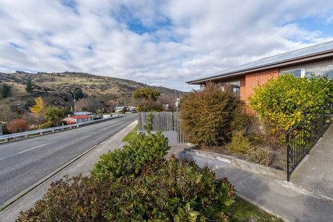 Photo of property in 2 Ancrum Street, Roxburgh, 9500