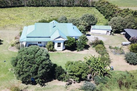 Photo of property in 797 Baylys Coast Road, Baylys Beach, Dargaville, 0377