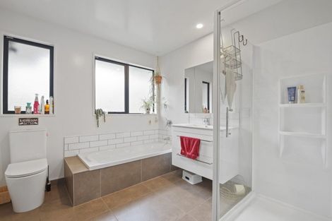 Photo of property in 25 Crossley Avenue, Woodend, 7610