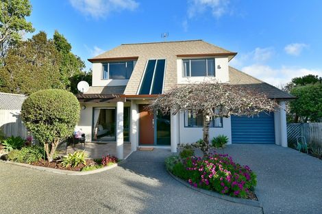 Photo of property in 13a Joydon Place, Stanmore Bay, Whangaparaoa, 0932