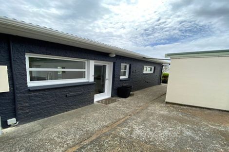 Photo of property in 1/17 The Parade, Island Bay, Wellington, 6023