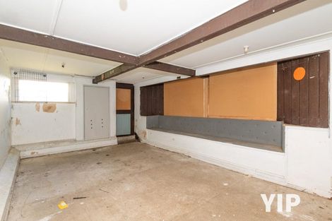 Photo of property in 33 Spenmoor Street, Newlands, Wellington, 6037