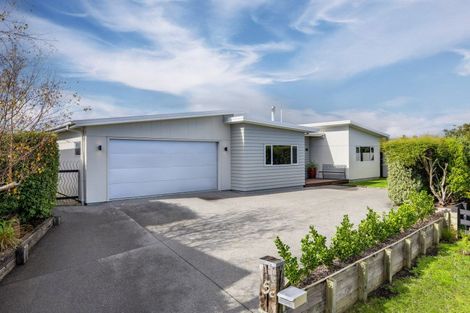 Photo of property in 5c Sunshine Rise, Raglan, 3225