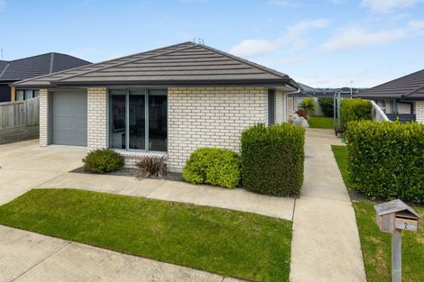 Photo of property in 2 Kahawai Close, Pyes Pa, Tauranga, 3112