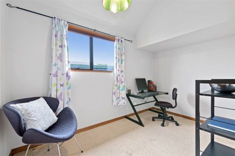 Photo of property in 32 Connemara Drive, Northwood, Christchurch, 8051