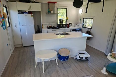 Photo of property in 27 Evans Road, Glen Eden, Auckland, 0602