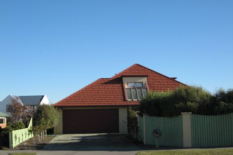 Photo of property in 52 Blue Gum Place, New Brighton, Christchurch, 8083