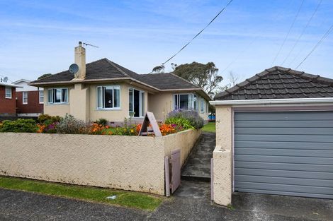 Photo of property in 69 Young Street, New Plymouth, 4310