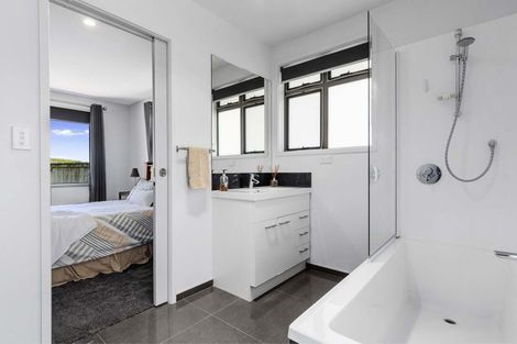 Photo of property in 29 Bryan Gallagher Place, Welcome Bay, Tauranga, 3175