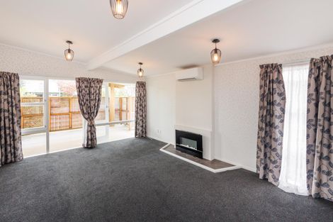 Photo of property in 17 Wikiriwhi Crescent, Awapuni, Palmerston North, 4412