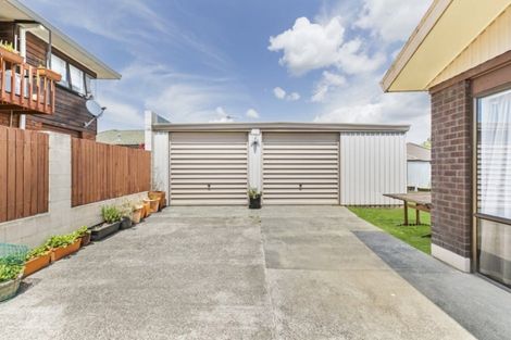 Photo of property in 32 Rushgreen Avenue, Pahurehure, Papakura, 2113