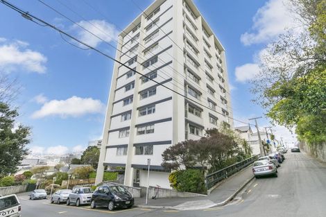 Photo of property in Grosvenor Flats, 19 Cottleville Terrace, Thorndon, Wellington, 6011