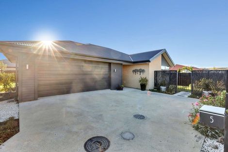 Photo of property in 5 Burke Lane, Amberley, 7410