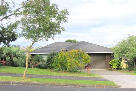 Photo of property in 11 Mark Edward Drive, Half Moon Bay, Auckland, 2012
