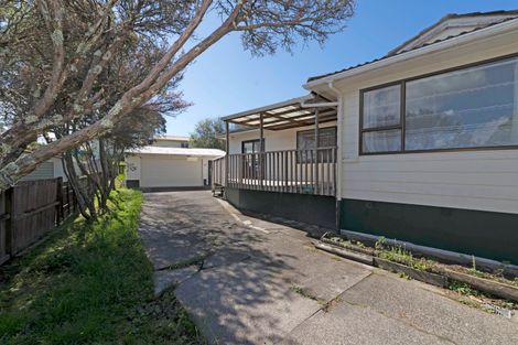 Photo of property in 3 Glucina Place, Glen Eden, Auckland, 0602