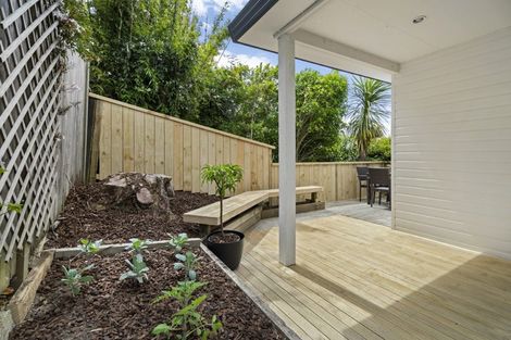 Photo of property in 2/26 Blenheim Street, Glenfield, Auckland, 0629