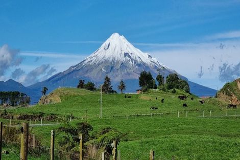 Photo of property in 282 Warea Road, Warea, New Plymouth, 4381