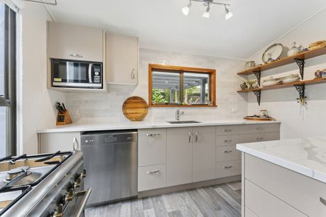 Photo of property in 2 Langton Road, Stanmore Bay, Whangaparaoa, 0932