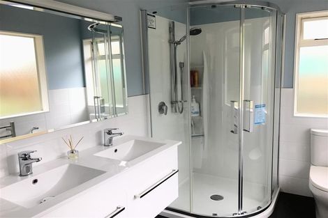 Photo of property in 5 Castlehill Court, Wattle Downs, Auckland, 2103