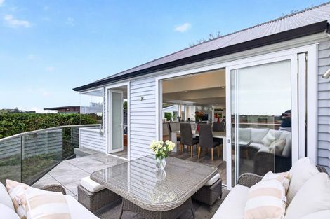 Photo of property in 12a Albert Road, Devonport, Auckland, 0624