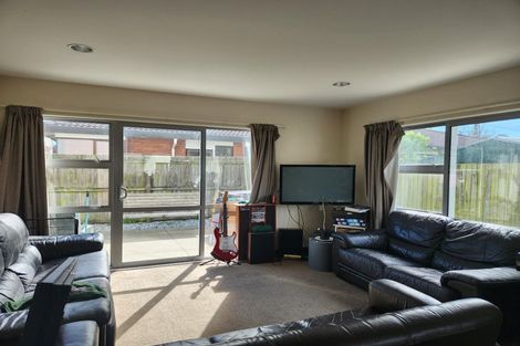 Photo of property in 27c Newnham Terrace, Upper Riccarton, Christchurch, 8041