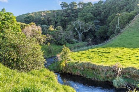 Photo of property in 2 Washer Road, Omata, New Plymouth, 4374