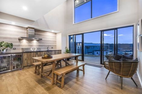 Photo of property in 4 Rotorua Grove, Aotea, Porirua, 5024