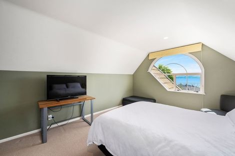 Photo of property in 6 Tupara Crescent, Kawaha Point, Rotorua, 3010