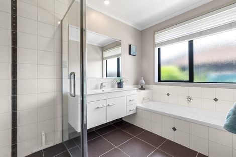 Photo of property in 46 Carrington Drive, Papamoa Beach, Papamoa, 3118