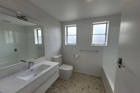 Photo of property in 316a Saint Aubyn Street, New Plymouth, 4310